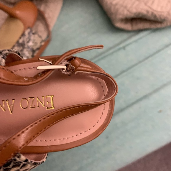 Womens shoes - Picture 8 of 11